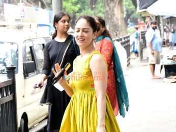 Photos: Sandeepa Dhar snapped outside dance class in Khar Photos: Sandeepa Dhar snapped outside dance class in Khar