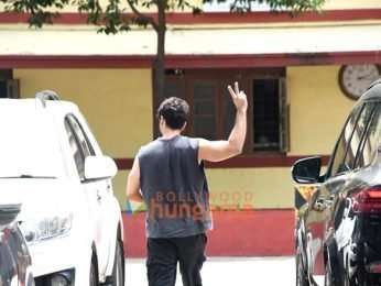 Photos: Shahid Kapoor and Anusha Dandekar snapped at the gym in Bandra