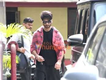 Photos: Shahid Kapoor snapped at a gym in Bandra