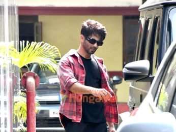 Photos: Shahid Kapoor snapped at a gym in Bandra