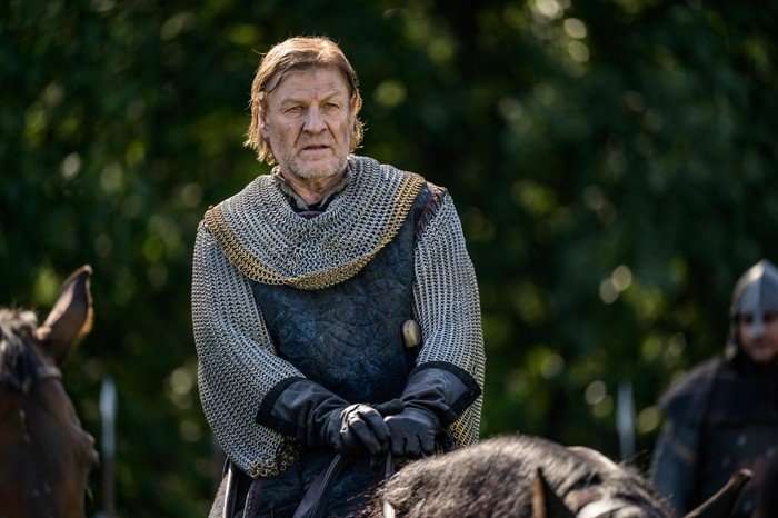 Robin Hood Season 1 Episode 110 Sean Bean in Robin Hood, wearing chainmail armour and sat on a horse.