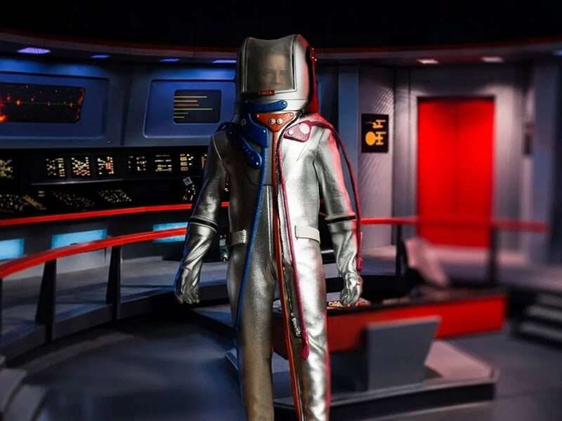 Star Trek Captain James T. Kirk in Environmental Suit sixth scale figure unveiled by EXO-6