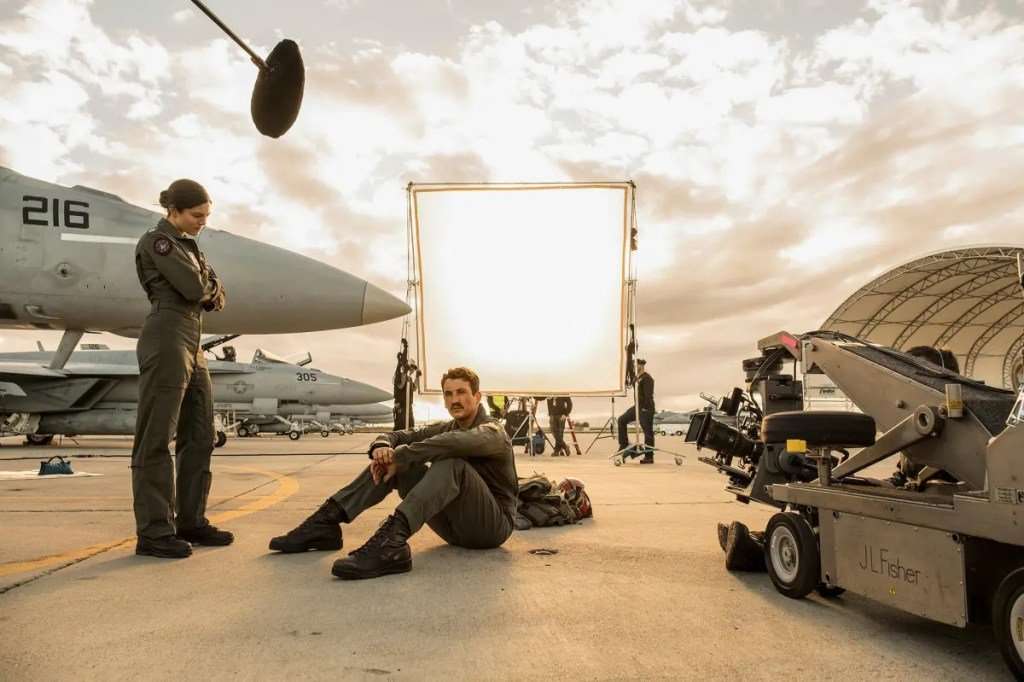 15 Fun Behind the Scenes Photos from Your Favorite Films | Den of Geek