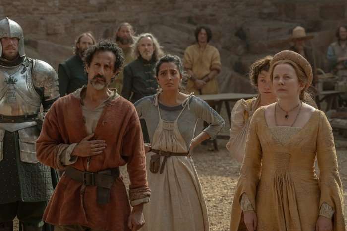 House of the Dragon abhin-galeya-ellora-torchia-alexandra-moen- Abhlin Galeya, Ellora Torcha as Kat and Alexandra Moen in House of the Dragon season 3.