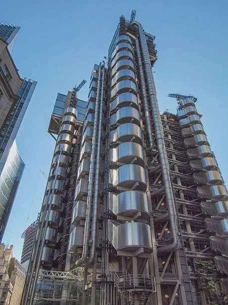 20 Photos Featuring Some of the World's Coolest Architecture | Den of Geek