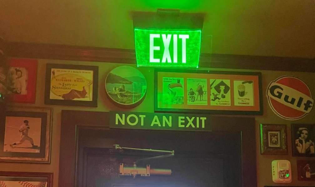 15 Signs That Only Make Going Through the World More Confusing | Den of Geek