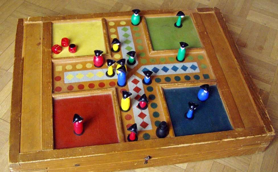 15 Board Games Even Your Grandmother Would Love Playing | Den of Geek