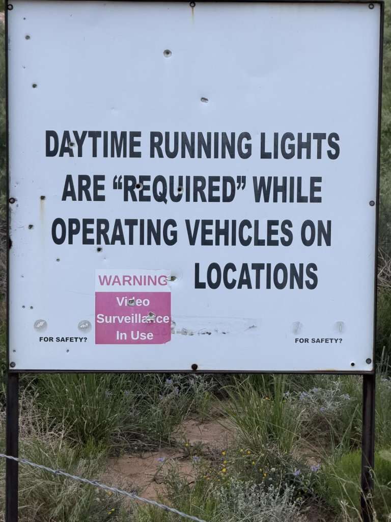 15 Signs That Only Make Going Through the World More Confusing | Den of Geek