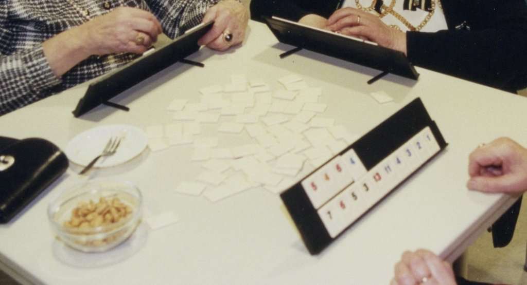 15 Board Games Even Your Grandmother Would Love Playing | Den of Geek
