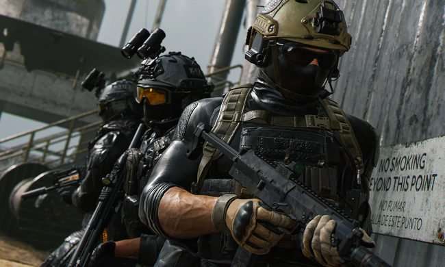 Two players waiting for enemies in Modern Warfare II.
